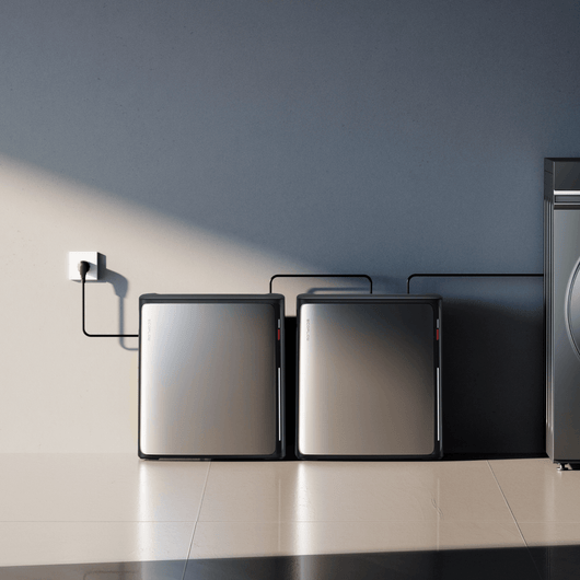 Zwei EcoFlow STREAM Ultra X Speicher nebeneinander im Hauswirtschaftsraum