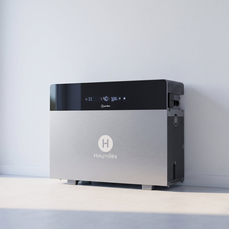 Hoymiles HiBattery 4020 X Speicher an einer weißen Wand in einem Hauswirtschaftsraum